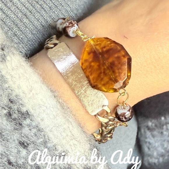 Gold paperclip chain Amber and agate bracelet